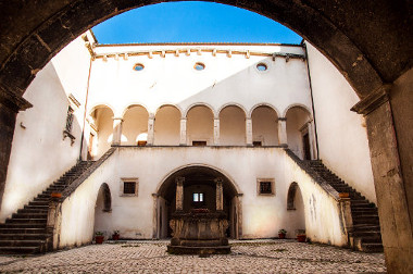 Naturale 2015 a navelli - La prima fiera del vino artigianale in Abruzzo 10 11 Maggio 2014, Palazzo Santucci, Navelli (AQ)