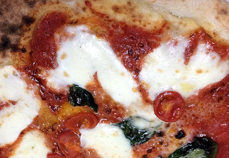 Bufala DOC Chieti margherita in dettaglio