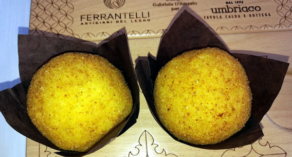 rosario umbriaco arancino a doppio strato di riso arancini