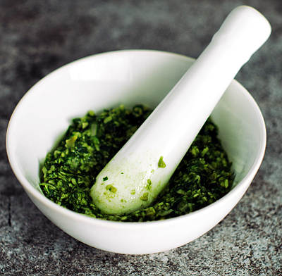 pesto senza aglio pestello e mortaio