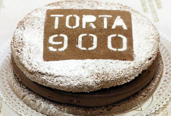 Torta 900 pasticceria balla Ivrea primo piano torta Donatello Rinaldi
