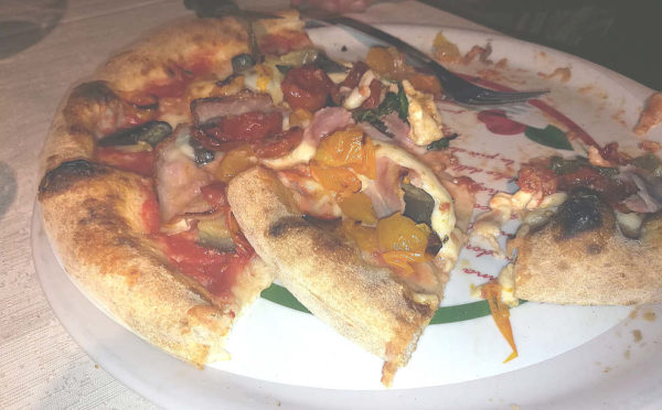 pizze troppo cariche di condimenti una pizza davvero troppo carica