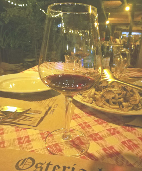 Q500 Montepulciano riserva 2011 calice a tavola