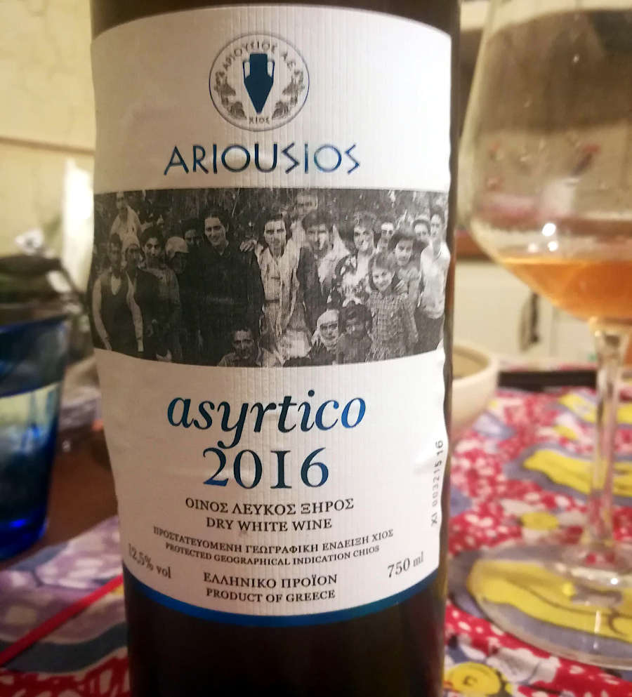 Asyrtico Ariousios 2016 bottiglia calice etichetta fronte