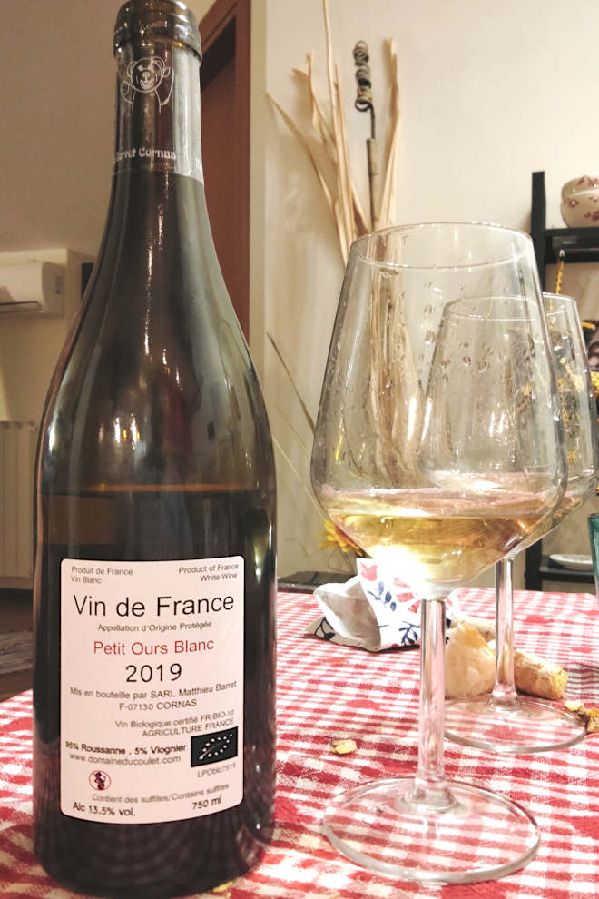 Petit Ours blanc Matthieu Barret Domaine du Coulet calice e bottiglia