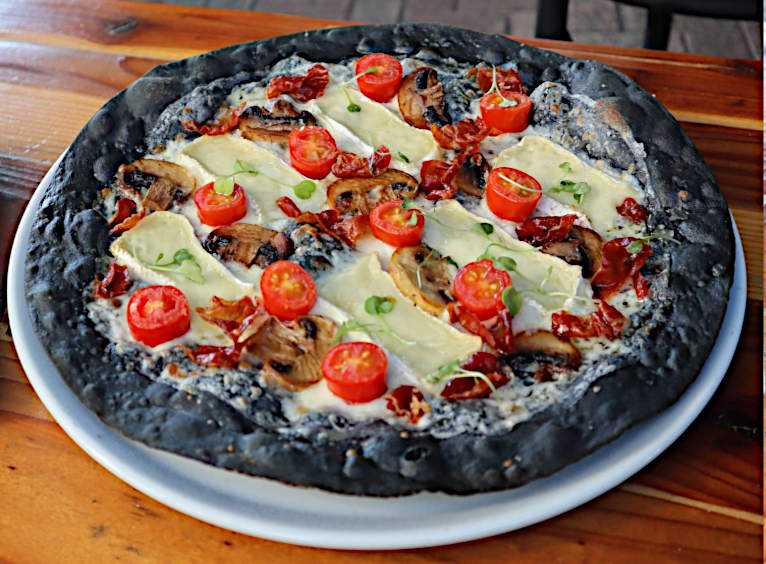 pizza al carbone vegetale