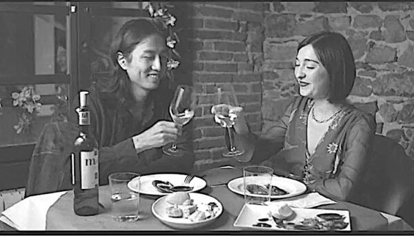 El Planeta pranzo di leo e tavola imbandita