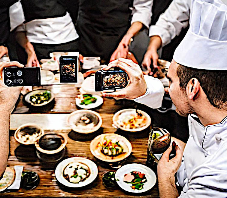 I social hanno modificato l’alta cucina chef che fotografano