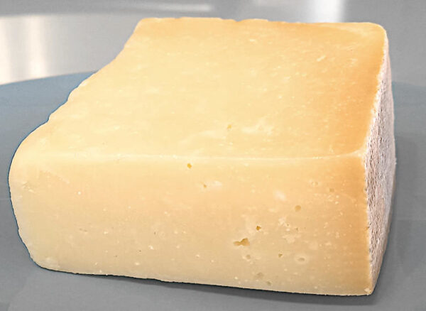 Grana di pura pecora taberna imperiale Rocca Calascio fetta