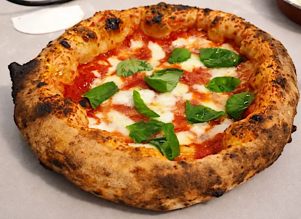 cornicione della pizza napoletana a canotto